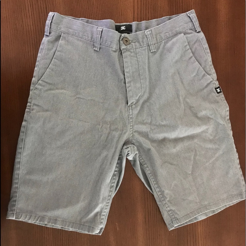 Men’s DC Gray Straight Worker Shorts Size 30
